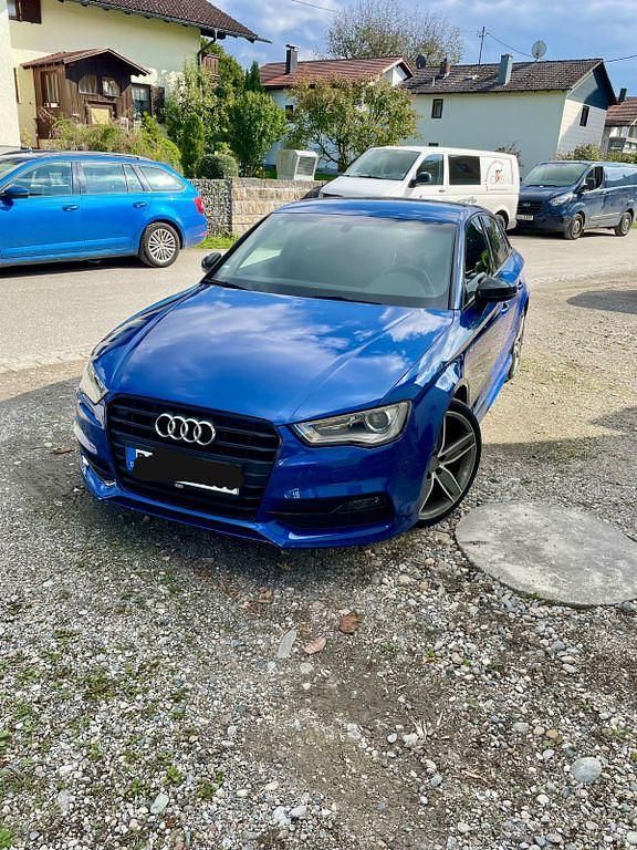 Blau Gebraucht 2016 Audi A3 S-Line Limousine | 16.500 € (Fairer Preis) - Bild 1/4