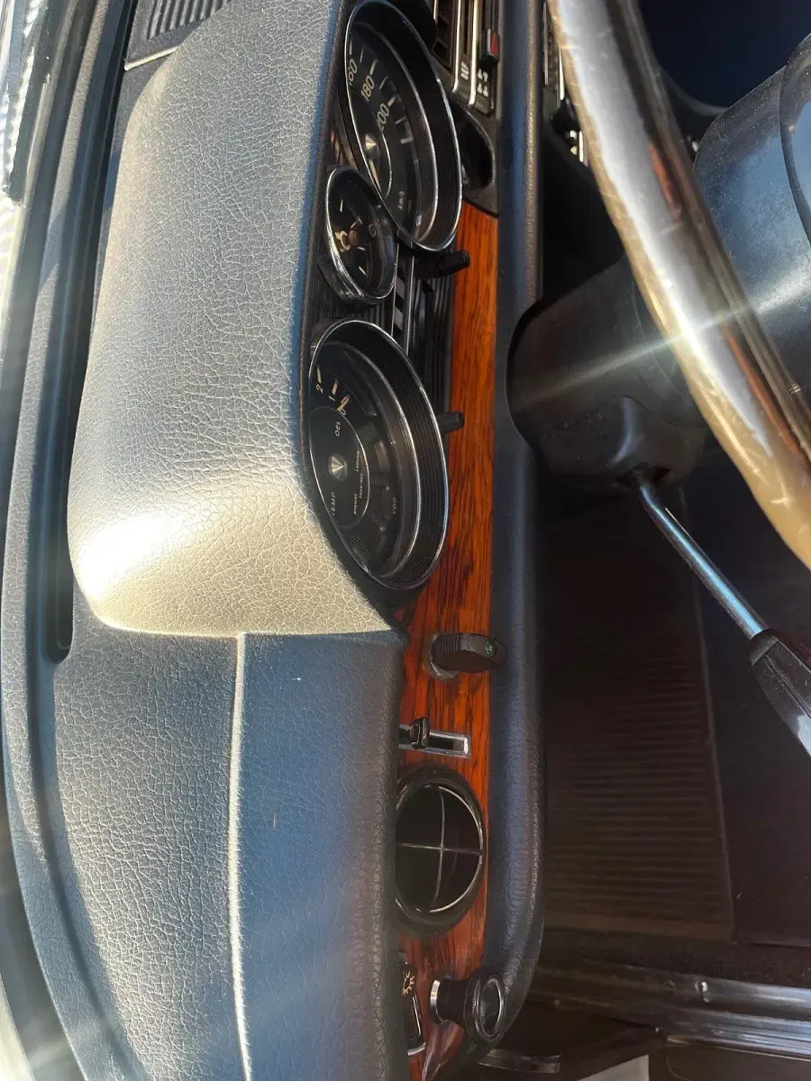 Gebraucht Mercedes W114 136 PS (100 kW) 1971 Weiß Coupé