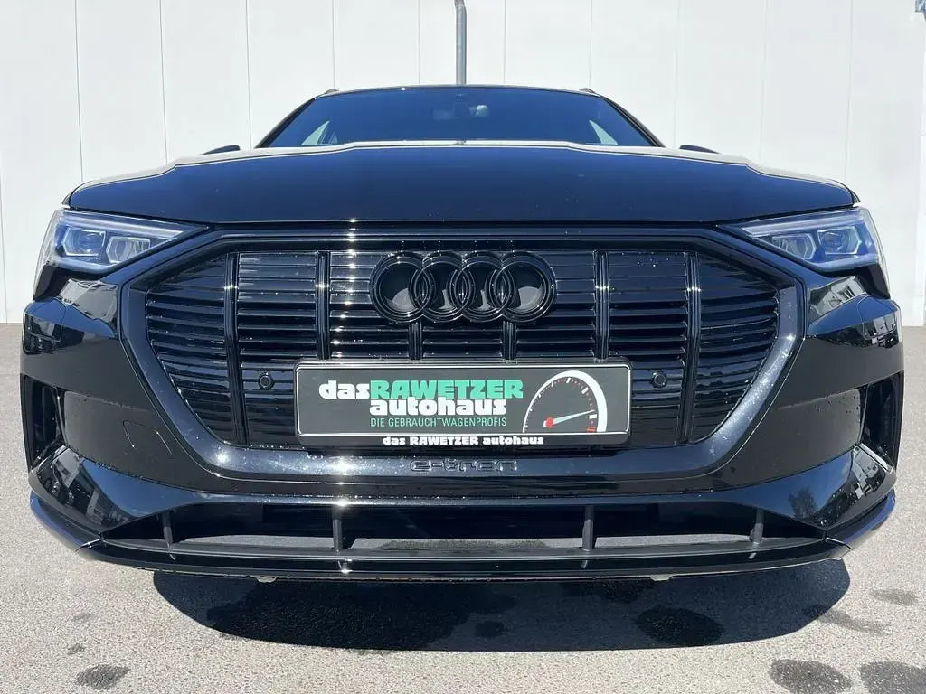 Gebraucht Audi e-tron Advanced Plus 300 kW (408 PS) 2022 Brillantschwarz SUV