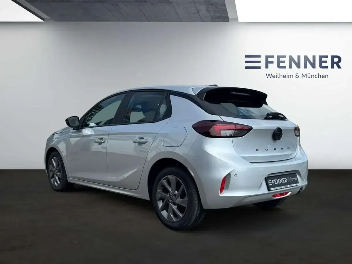 Gebraucht Opel Corsa Basis 101 PS (74 kW) 2024 Grau/typ aussenverkleidung metalliclackierung Kleinwagen