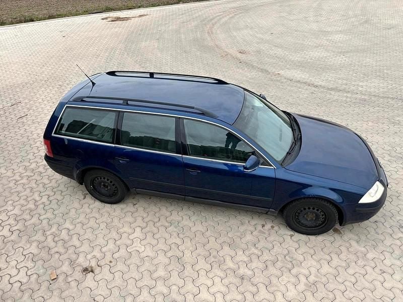 Second-hand VW Passat 131 CP (96 kW) 2004 Albastru Break