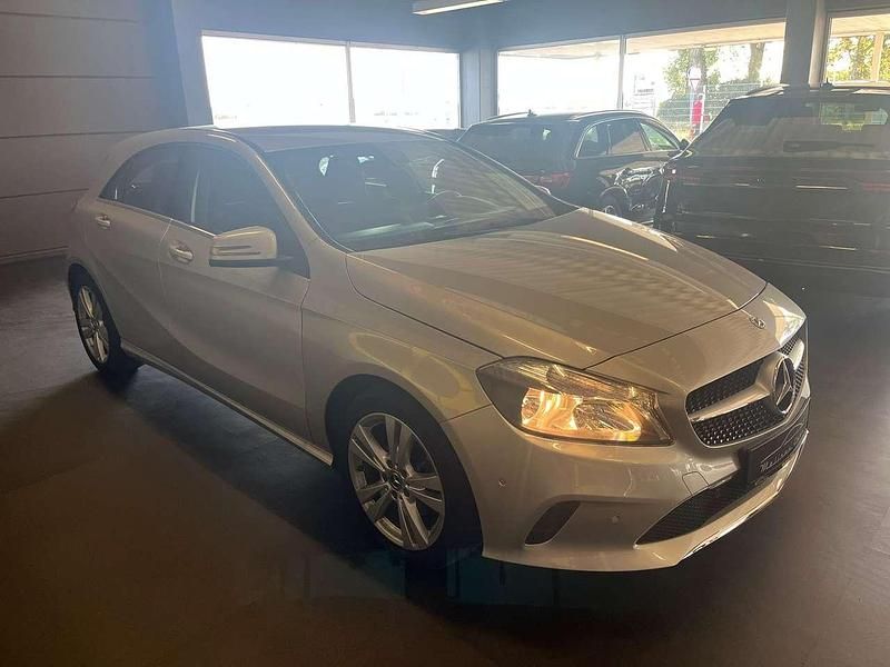 Gebraucht Mercedes A200 156 PS (114 kW) 2017 Silber Limousine