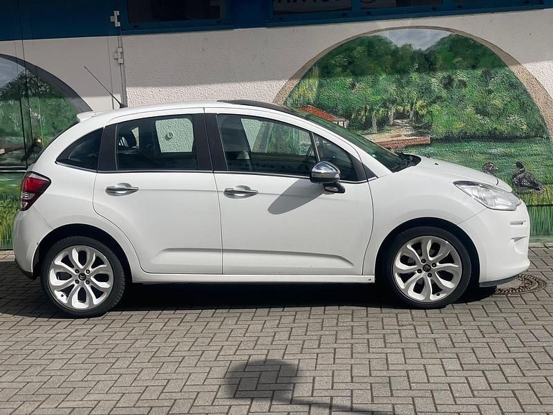 Weiß Gebraucht 2014 Citroën C3 Kleinwagen | 5.500 € (Fairer Preis) - Bild 1/4