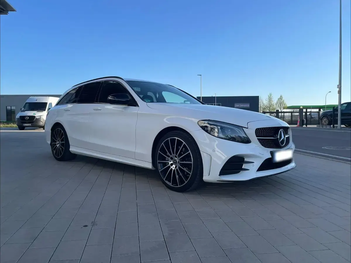 Gebraucht Mercedes C200 AMG 184 PS (135 kW) 2018 Weiß Limousine