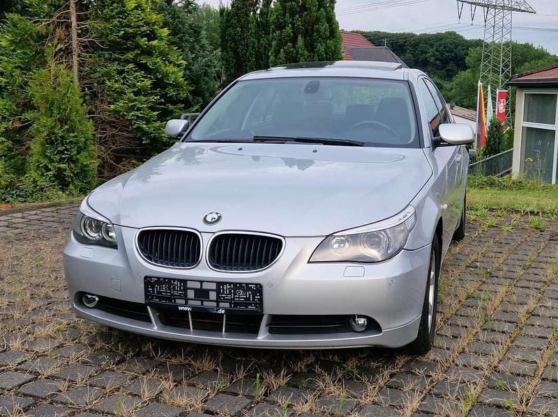 Titansilber metallic Gebraucht 2003 BMW 520 Limousine | 3.850 € (Guter Preis) - Bild 1/4