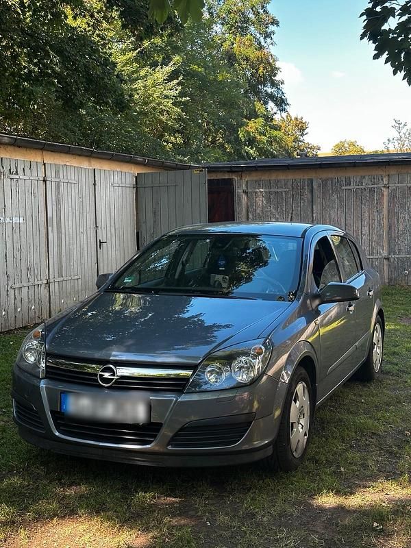 Silber Gebraucht 2006 Opel Astra Kleinwagen | 1.850 € (Fairer Preis) - Bild 1/4