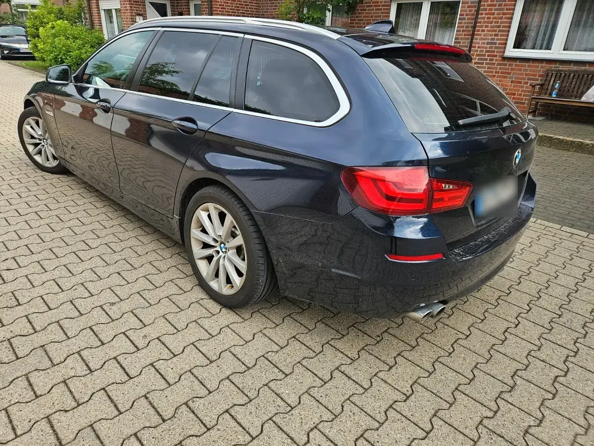 Gebraucht BMW 530 Performance 258 PS (189 kW) 2012 Blau Kombi