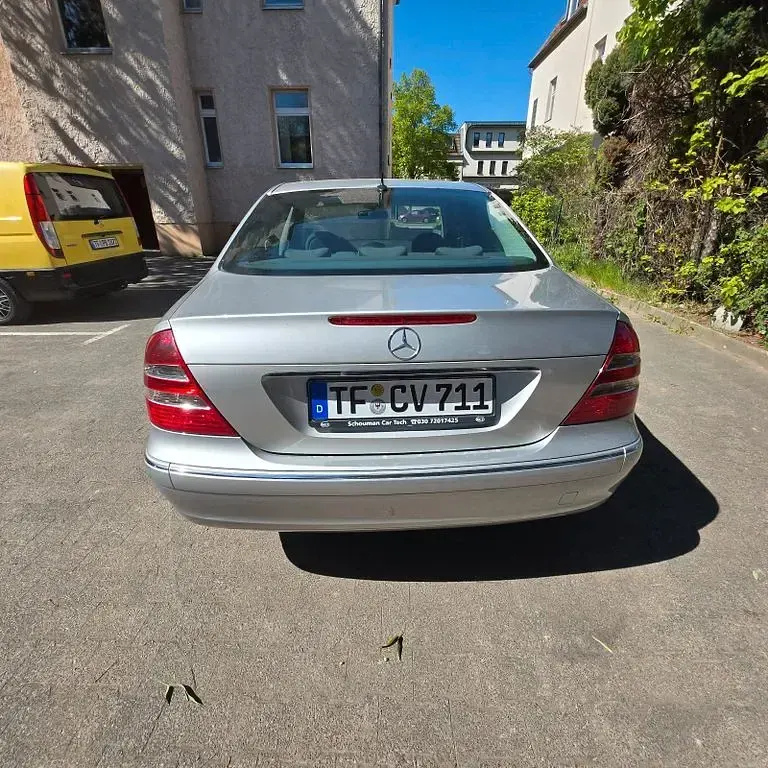 Gebraucht Mercedes 240 Elegance 177 PS (130 kW) 2002 Silber Limousine