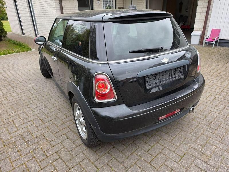 Second-hand Mini One D 90 CP (66 kW) 2011 Negru Hatchback