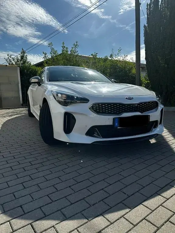 Gebraucht Kia Stinger GT 366 PS (269 kW) 2019 Weiß Kleinwagen
