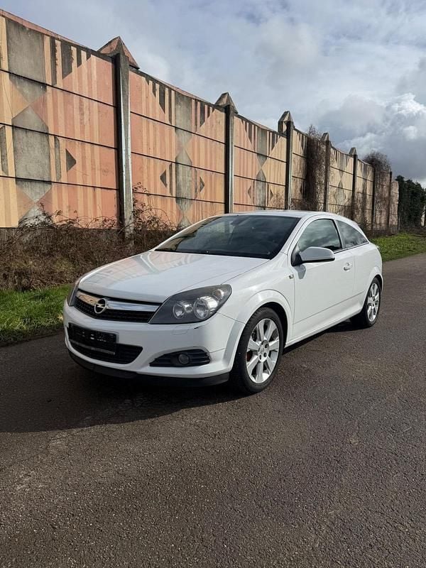 Gebraucht Opel Astra GTC Sport 116 PS (85 kW) 2009 Weiß Coupé