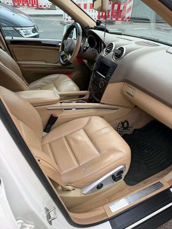 Second-hand Mercedes ML350 2011 Alb SUV