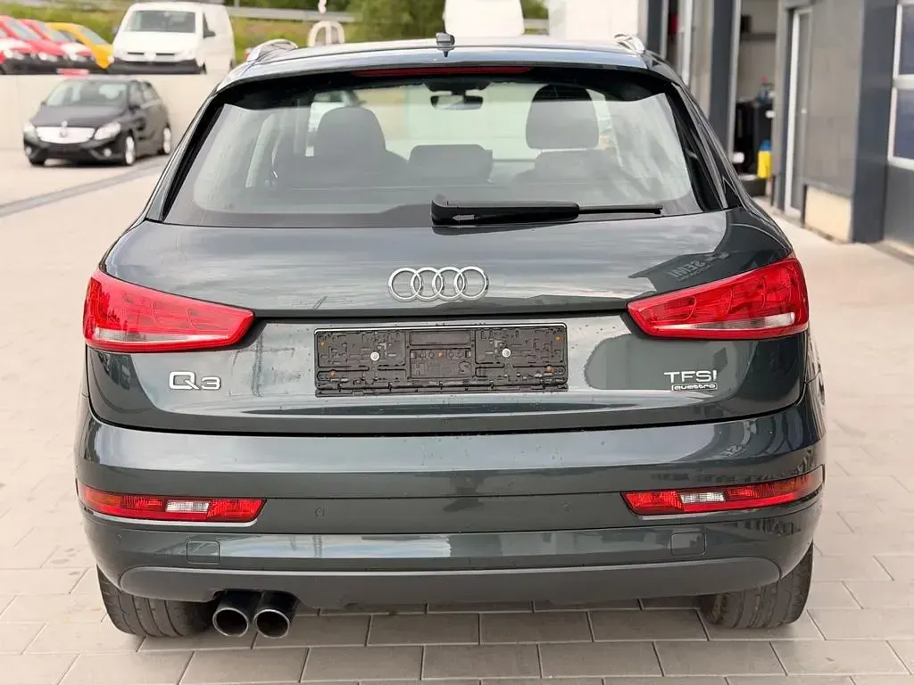Gebraucht Audi Q3 Sport 179 PS (131 kW) 2017 Grün SUV