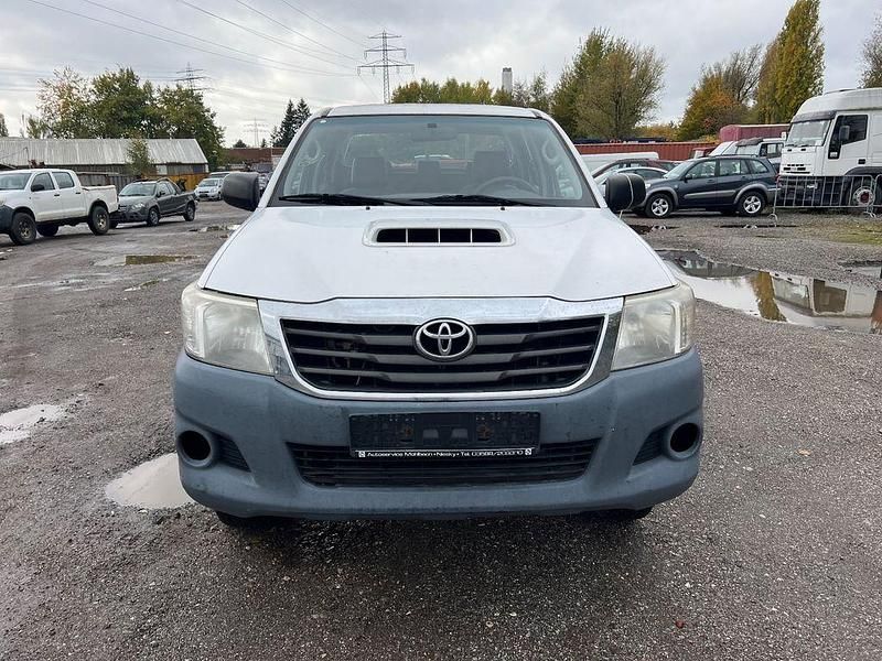 Weiß Gebraucht 2012 Toyota HiLux Abholung | 9.990 € (Teuer) - Bild 1/4