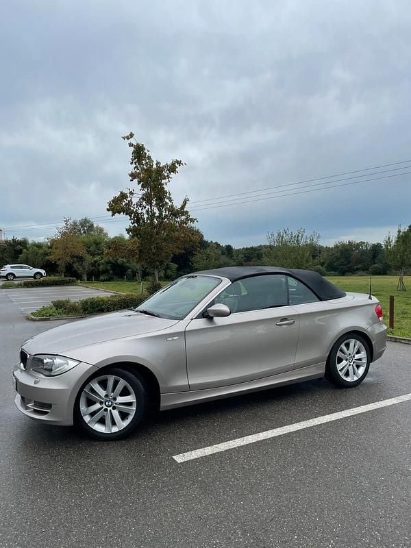 Gebraucht BMW 123 Cabriolet 204 PS (150 kW) 2009 Silber Cabrio