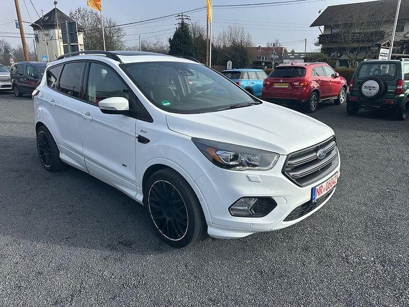 Gebraucht Ford Kuga ST-Line 179 PS (131 kW) 2017 Weiß SUV