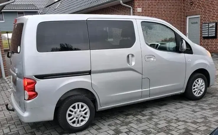 Gebraucht Nissan NV200 110 PS (80 kW) 2012 Silber Van / Kleinbus
