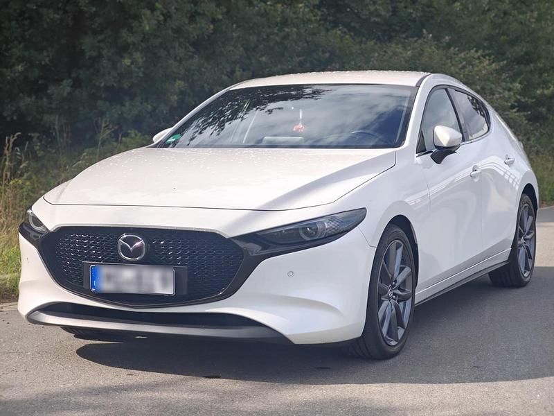 Weiß Gebraucht 2020 Mazda 3 Limousine | 17.900 € (Fairer Preis) - Bild 1/4
