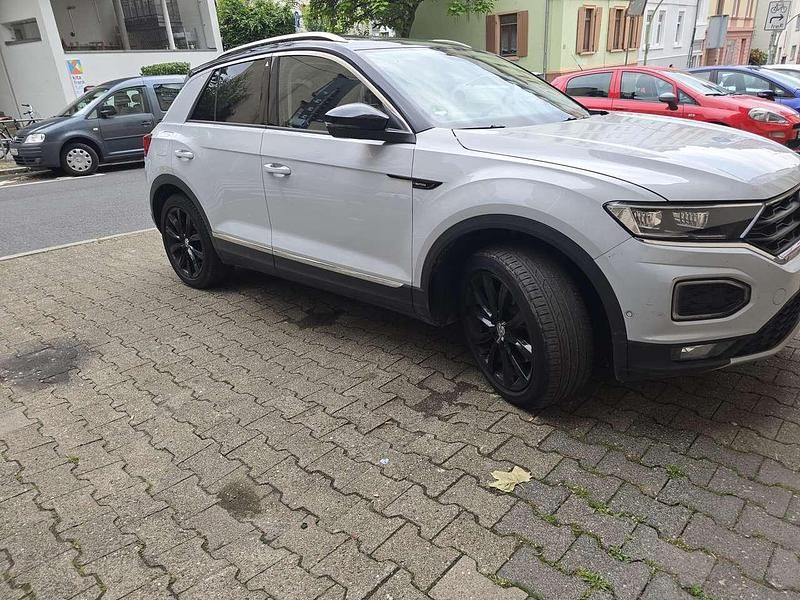 Gebraucht VW T-Roc Style 150 PS (110 kW) 2018 White silver metallic SUV