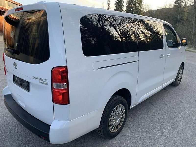 Gebraucht Toyota Proace 144 PS (105 kW) 2022 Weiß Van / Kleinbus