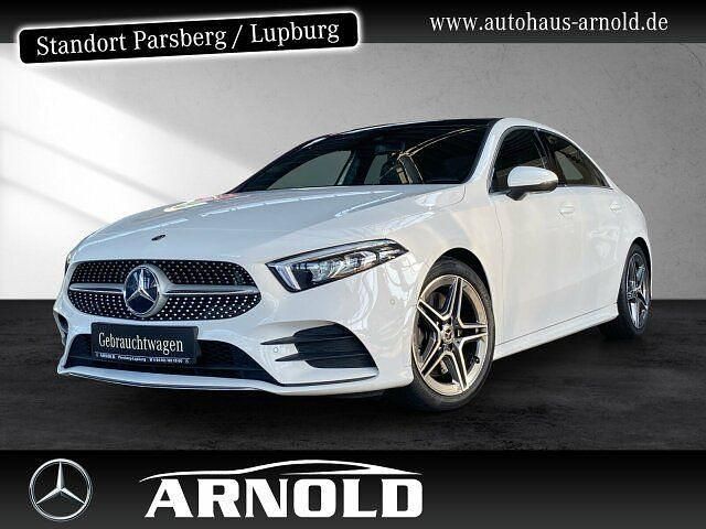 Weiß Gebraucht 2019 Mercedes A250 AMG line Limousine | 28.890 € (Fairer Preis) - Bild 1/4