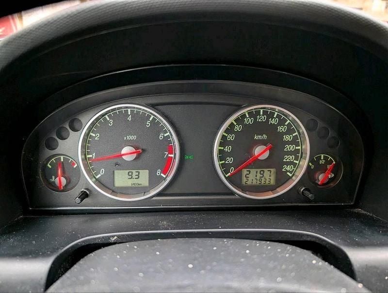 Gebraucht Ford Mondeo 170 PS (125 kW) 2001 Silber Limousine
