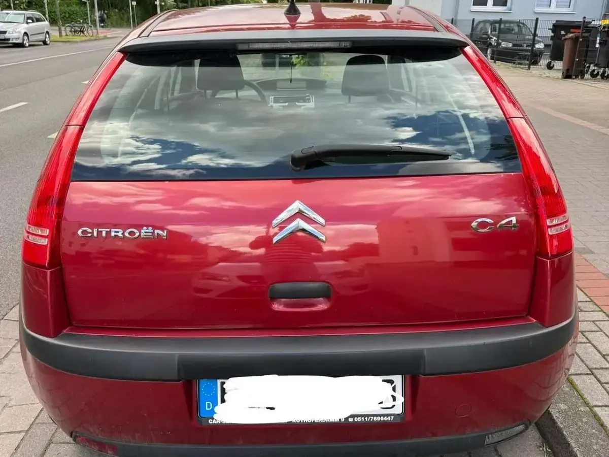 Gebraucht Citroën C4 Advance 90 PS (66 kW) 2009 Rot Limousine