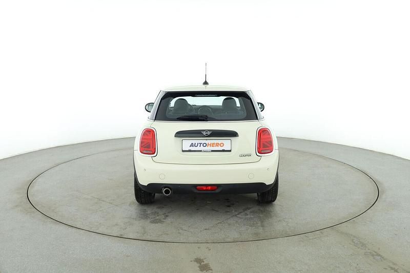 Gebraucht Mini Cooper 136 PS (100 kW) 2020 Weiß Kleinwagen