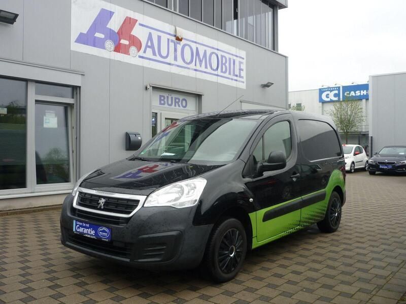 Gebraucht Peugeot Partner Comfort plus 98 PS (72 kW) 2017 Schwarz Van / Kleinbus