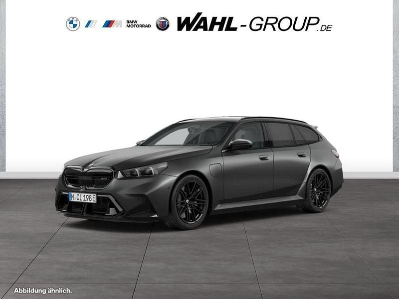 Grau Neu 2025 BMW M5 Shadowline Kombi | 138.490 € - Bild 1/4