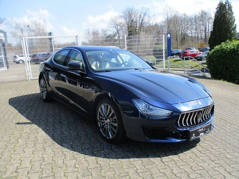 Gebraucht Maserati Ghibli 349 PS (256 kW) 2021 Blau Coupé