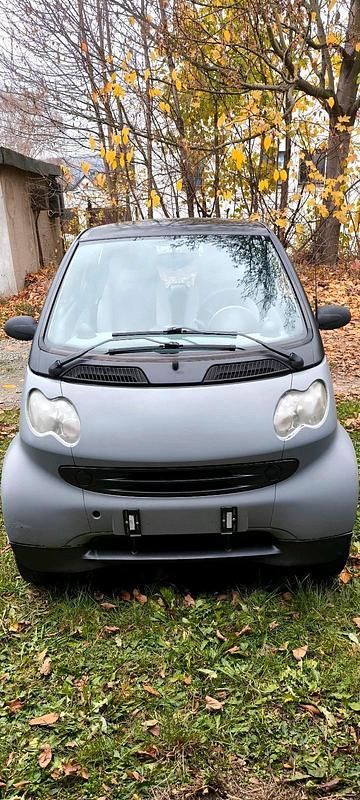 Grau Gebraucht 2004 Smart ForTwo Coupé Kleinwagen | 1.000 € (Superpreis) - Bild 1/4