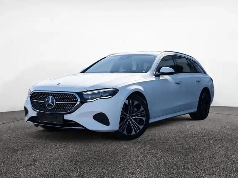 Gebraucht Mercedes E300 Avantgarde 313 PS (230 kW) 2024 Weiss polarweiß Kombi