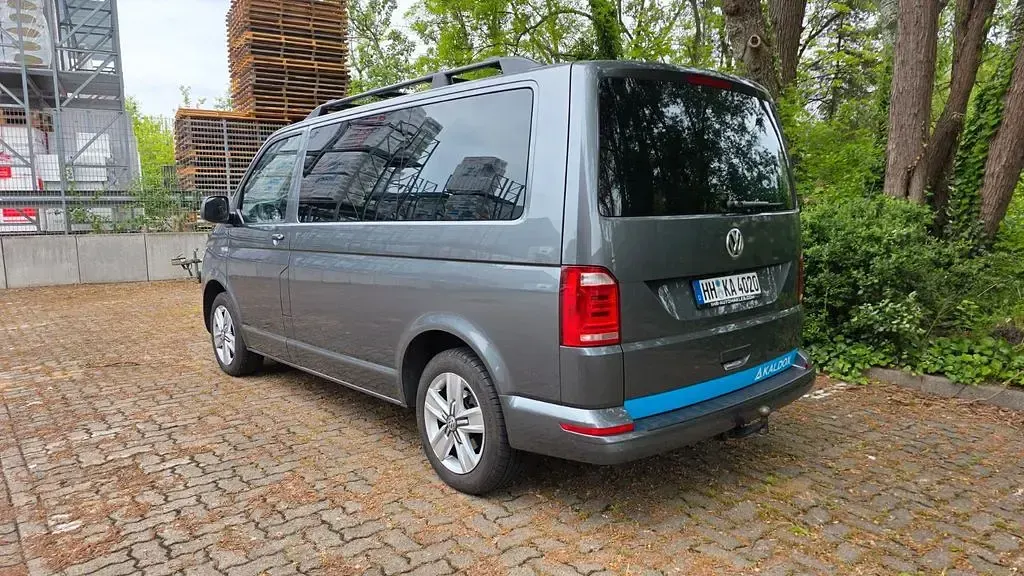 Gebraucht VW Multivan 199 PS (146 kW) 2019 Grau Van / Kleinbus