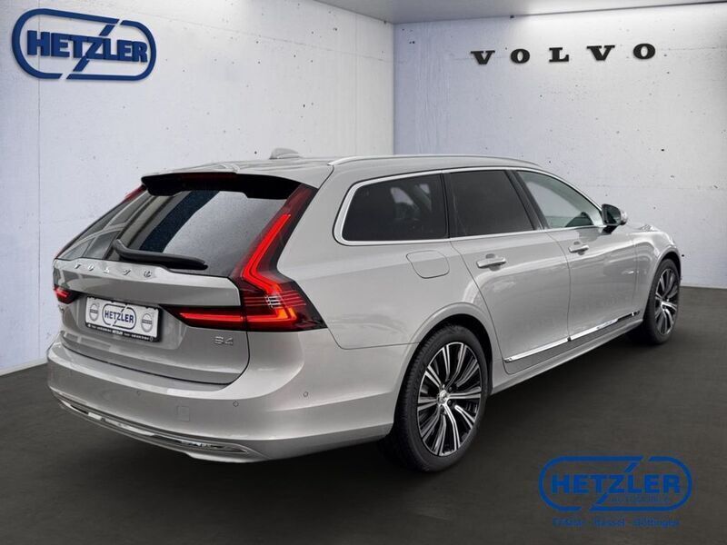 Gebraucht Volvo V90 Ultimate 197 PS (144 kW) 2023 Silver dawn / metallic Kombi