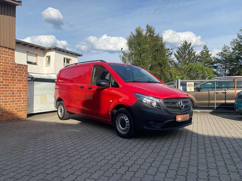 Gebraucht Mercedes Vito 163 PS (119 kW) 2019 Jupiterrot Van