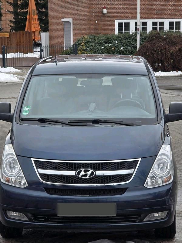 Gebraucht Hyundai H-1 170 PS (125 kW) 2010 Blau Van / Kleinbus