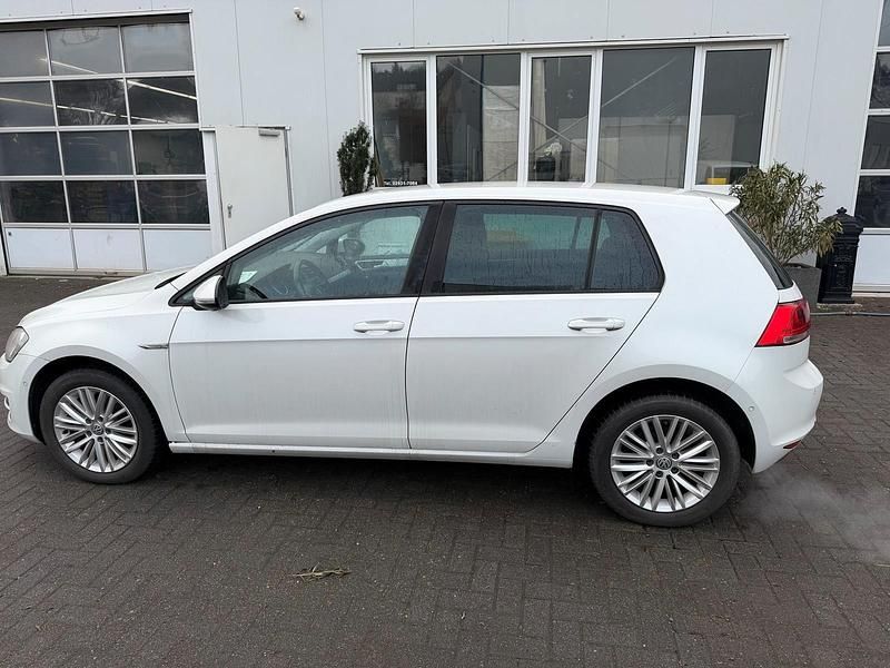 Gebraucht VW Golf VII 85 PS (62 kW) 2014 Weiß Kleinwagen