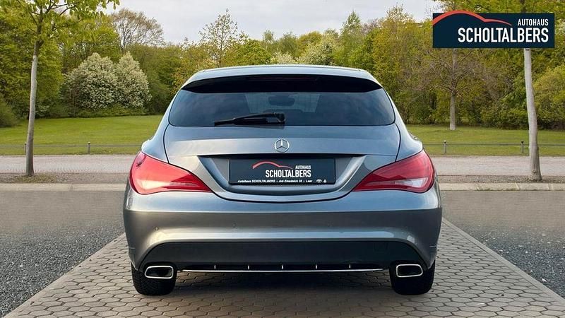 Gebraucht Mercedes CLA200 156 PS (114 kW) 2016 Grau Limousine
