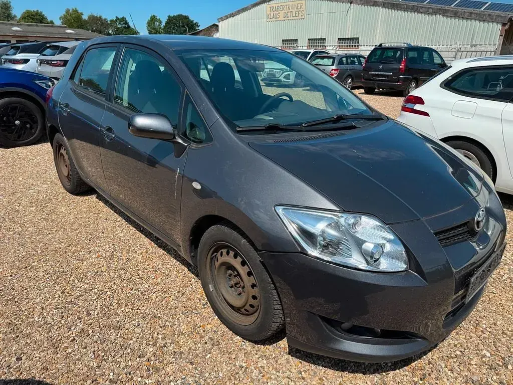 Gebraucht Toyota Auris Life 132 PS (97 kW) 2010 Grau Kleinwagen
