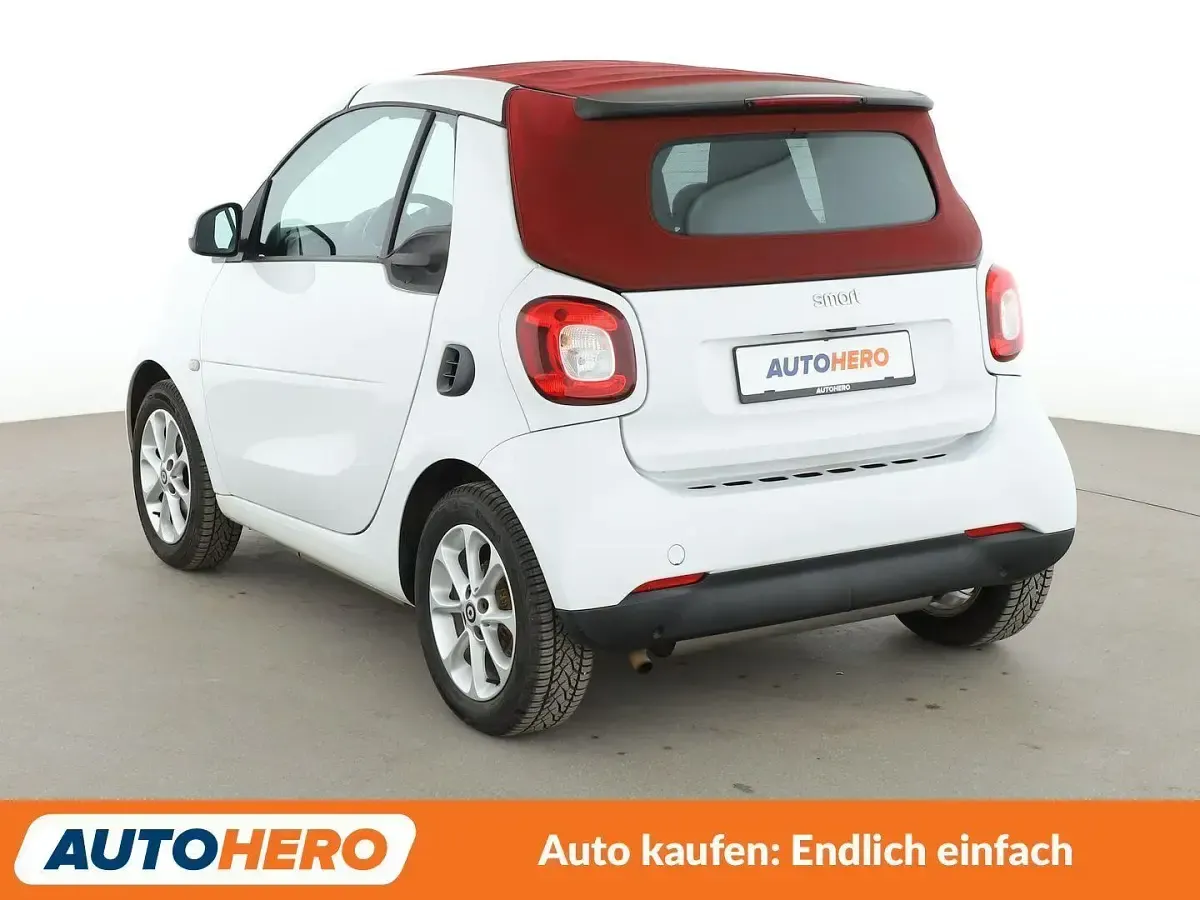 Używany Smart ForTwo Cabrio Basis 71 KM (52 kW) 2017 Biały Kabriolet