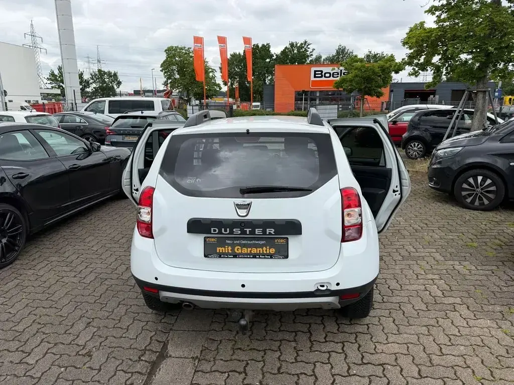 Gebraucht Dacia Duster Black Shadow 109 PS (80 kW) 2017 Weiß SUV
