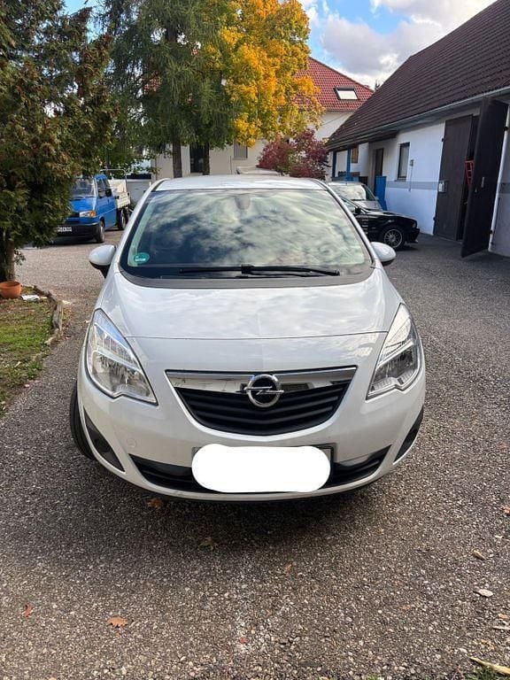 Weiß Gebraucht 2011 Opel Meriva Selection Van / Kleinbus | 4.550 € (Fairer Preis) - Bild 1/4