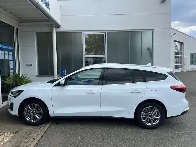 Gebraucht Ford Focus Titanium X 155 PS (114 kW) 2023 Frostweiß Kombi