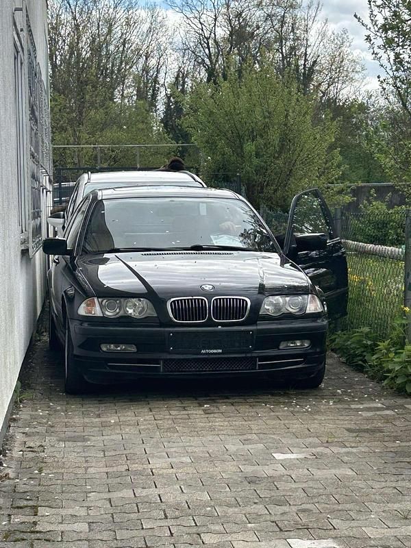 Gebraucht BMW 330 231 PS (169 kW) 2000 Schwarz Limousine