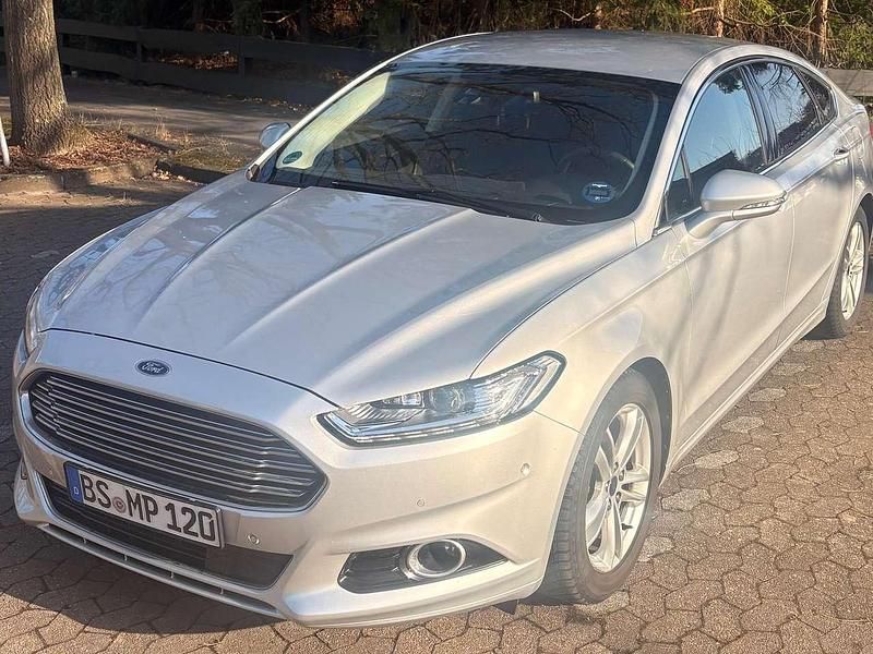 Gebraucht Ford Mondeo Titanium 160 PS (117 kW) 2017 Silber Limousine