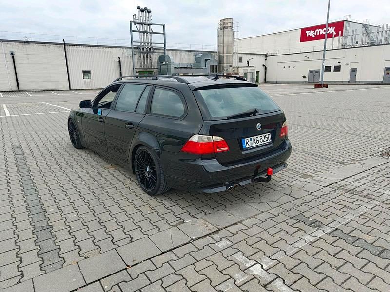 Gebraucht BMW 525 177 PS (130 kW) 2006 Schwarz Kombi