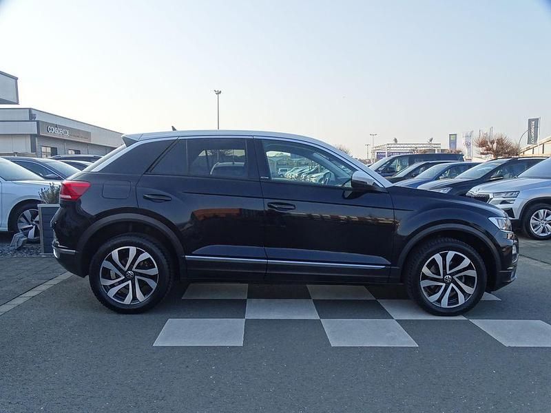 Gebraucht VW T-Roc Active 150 PS (110 kW) 2021 Schwarz deep black perleffekt (metallic) SUV