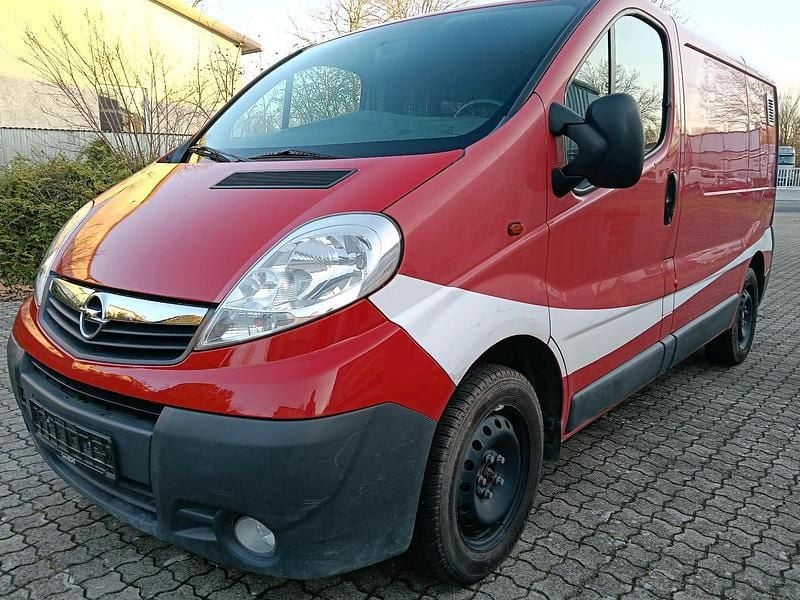 Gebraucht Opel Vivaro 115 PS (84 kW) 2012 Rot Van / Kleinbus