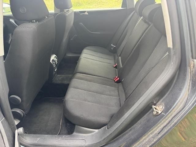 Usado VW Passat 143 HP (105 kW) 2010 Cinzento Sedan